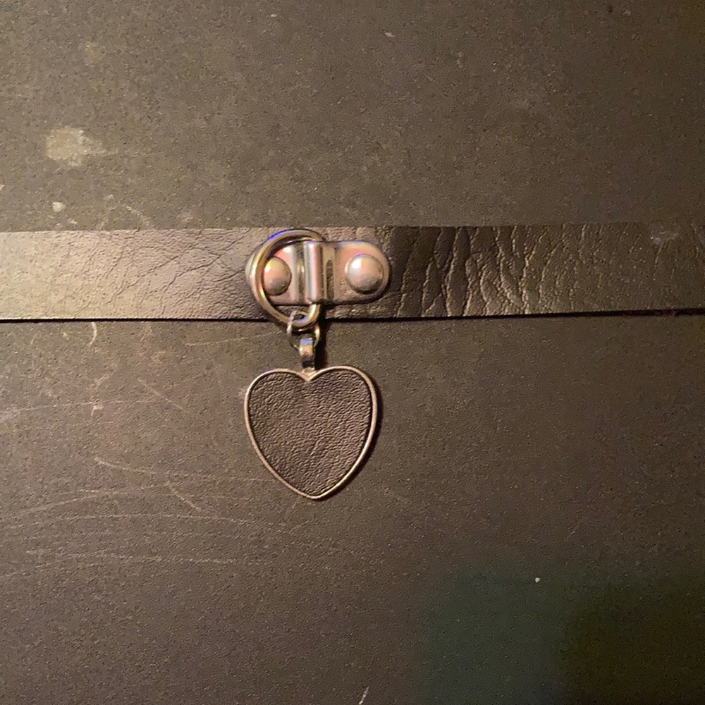 Leather choker